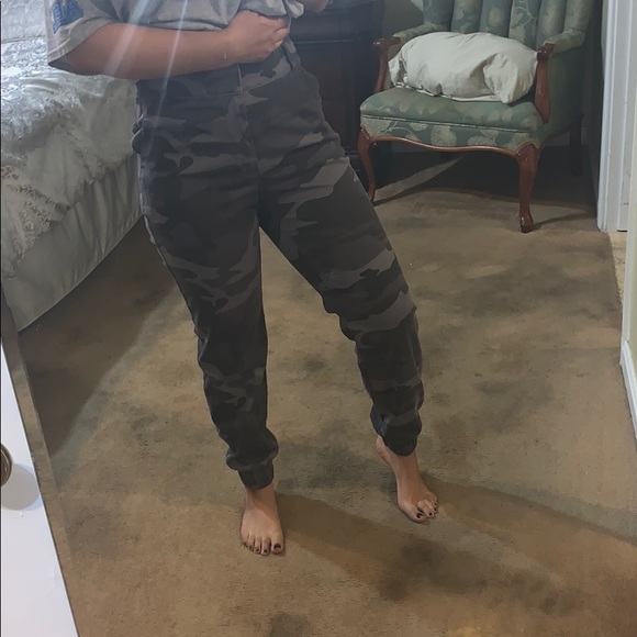 Ultra High Rise grey Camp Joggers - Picture 4 of 4